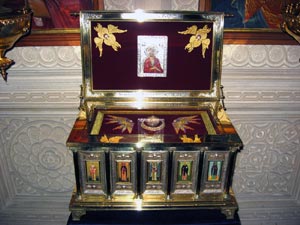 Ковчег с частицей св. мощей Апостола Варфоломея - покровителя города