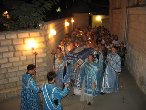 Чин погребения плащаницы Божией Матери в кафедральном соборе Свв. Жен-Мироносиц г. Баку 