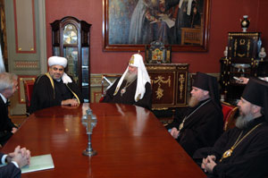 Встреча Святейшего Патриарха Алексия с Председателем Управления Мусульман Кавказа Шейх-уль-Исламом гаджи Аллахшукюром Пашазаде